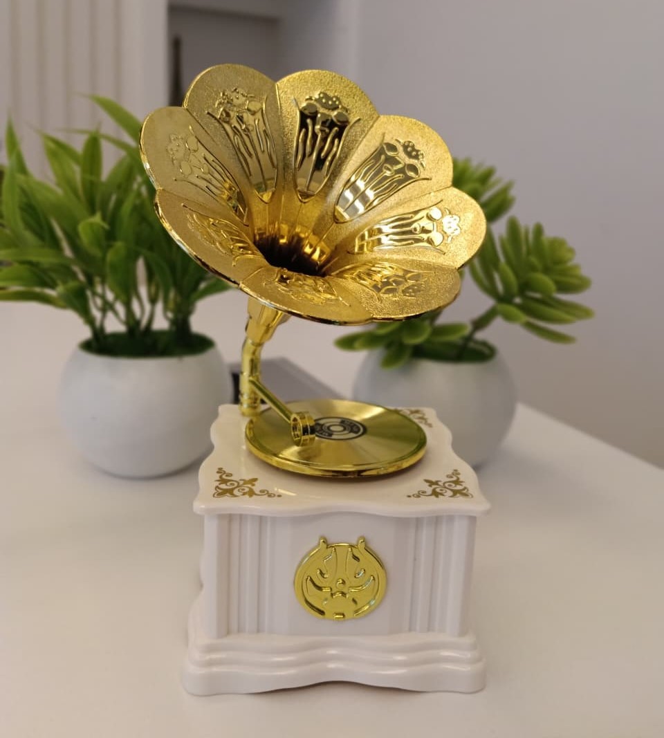 Golden Melody Gramophone – Rotating Vintage Music Box